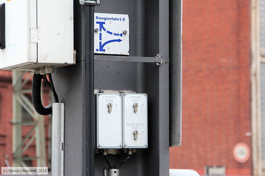 Straßenbahn Mülheim an der Ruhr - Anlagen
/ Bild: muelheimanlagen_bk1405230073.jpg Straßenbahn Mülheim an der Ruhr - Anlagen
/ Bild: muelheimanlagen_bk1405230073.jpg