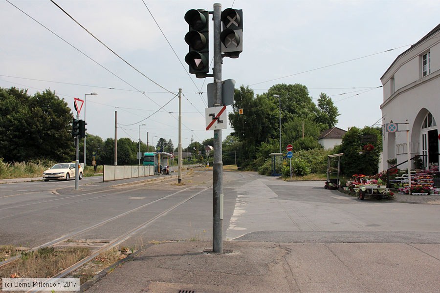 Straßenbahn Mülheim an der Ruhr - Anlagen
/ Bild: muelheimanlagen_bk1706220023.jpg Straßenbahn Mülheim an der Ruhr - Anlagen
/ Bild: muelheimanlagen_bk1706220023.jpg