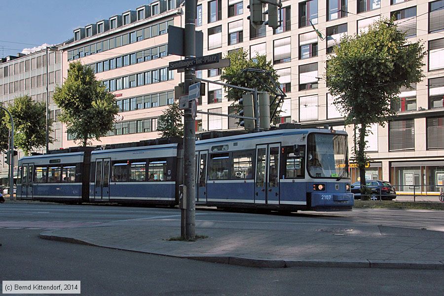 München - Straßenbahn - 2107
/ Bild: muenchen2107_bk1406180463.jpg München - Straßenbahn - 2107
/ Bild: muenchen2107_bk1406180463.jpg