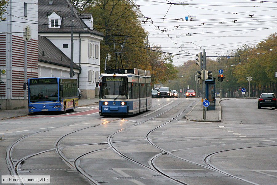 München - Straßenbahn - 2121
/ Bild: muenchen2121_bk0710270025.jpg