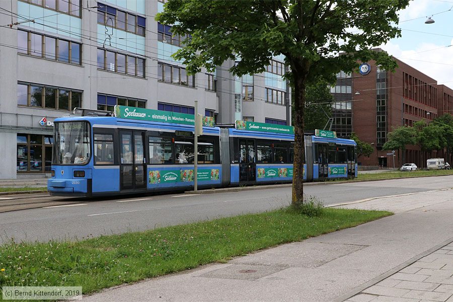 München - Straßenbahn - 2130
/ Bild: muenchen2130_bk1906160035.jpg München - Straßenbahn - 2130
/ Bild: muenchen2130_bk1906160035.jpg