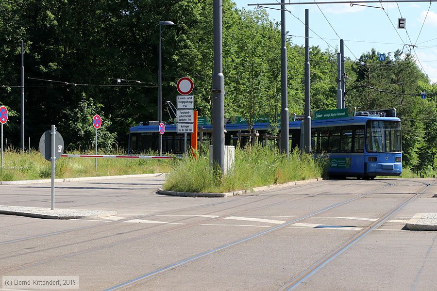 München - Straßenbahn - 2130
/ Bild: muenchen2130_bk1906190181.jpg München - Straßenbahn - 2130
/ Bild: muenchen2130_bk1906190181.jpg