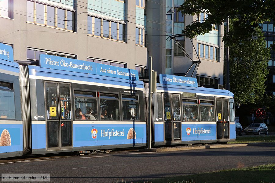München - Straßenbahn - 2130
/ Bild: muenchen2130_bk2008210228.jpg München - Straßenbahn - 2130
/ Bild: muenchen2130_bk2008210228.jpg