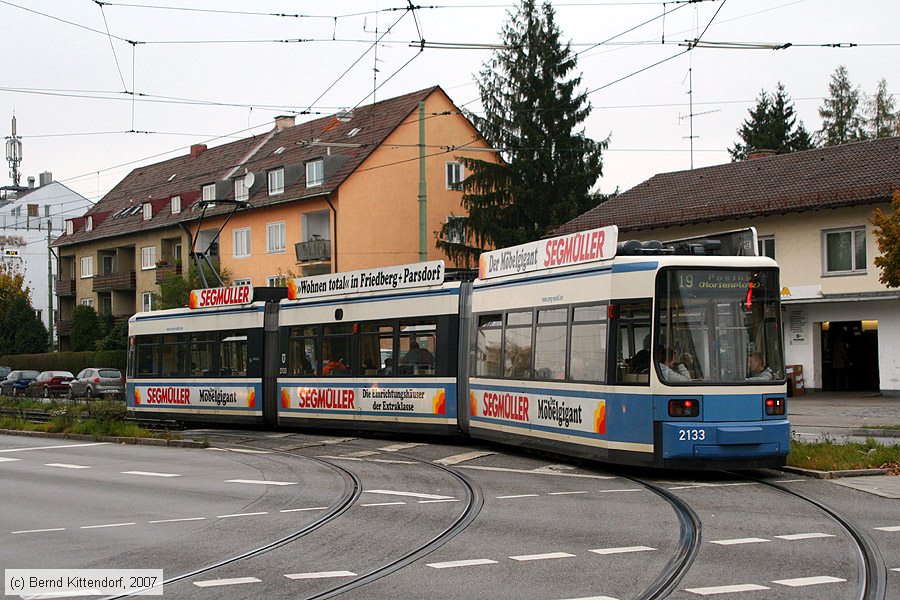 München - Straßenbahn - 2133
/ Bild: muenchen2133_bk0710260005.jpg München - Straßenbahn - 2133
/ Bild: muenchen2133_bk0710260005.jpg
