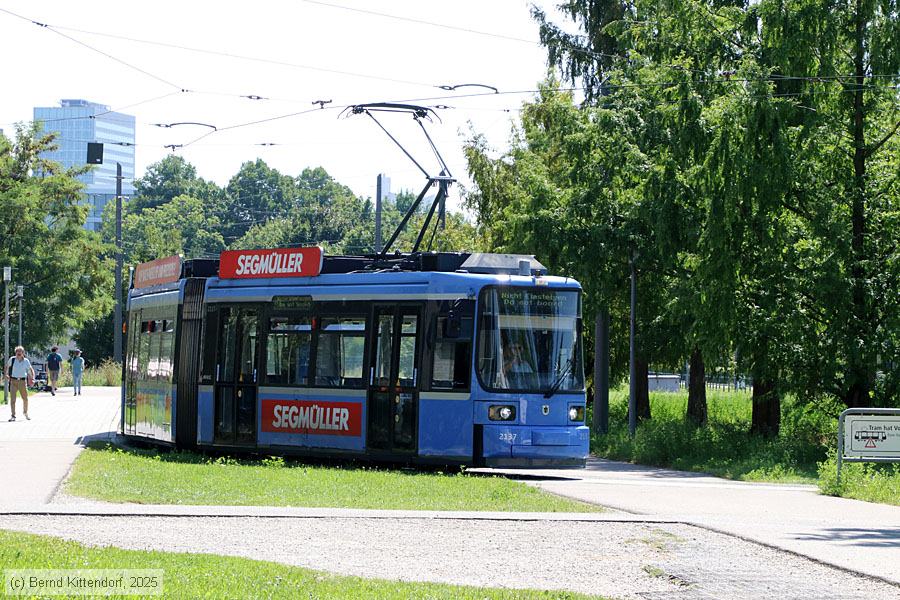 M&uuml;nchen - Stra&szlig;enbahn - 2137
/ Bild: muenchen2137_bk2508180109.jpg