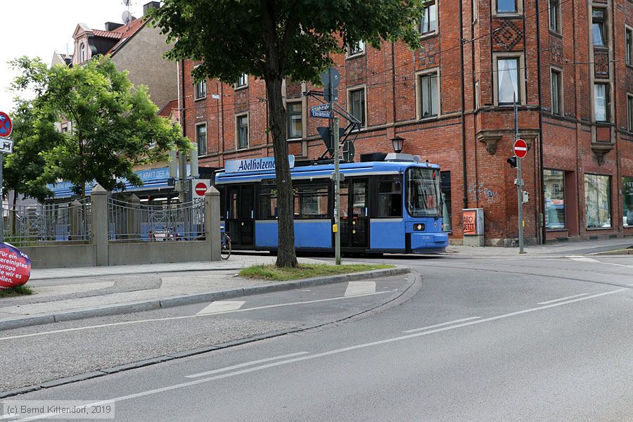 München - Straßenbahn - 2144
/ Bild: muenchen2144_bk1906160064.jpg München - Straßenbahn - 2144
/ Bild: muenchen2144_bk1906160064.jpg