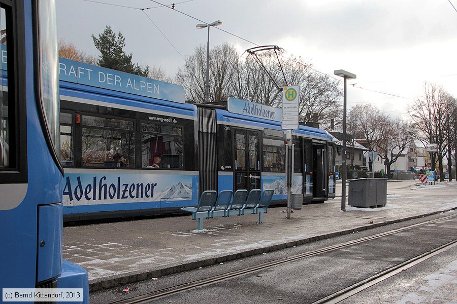 München - Straßenbahn - 2145
/ Bild: muenchen2145_bk1311260027.jpg München - Straßenbahn - 2145
/ Bild: muenchen2145_bk1311260027.jpg