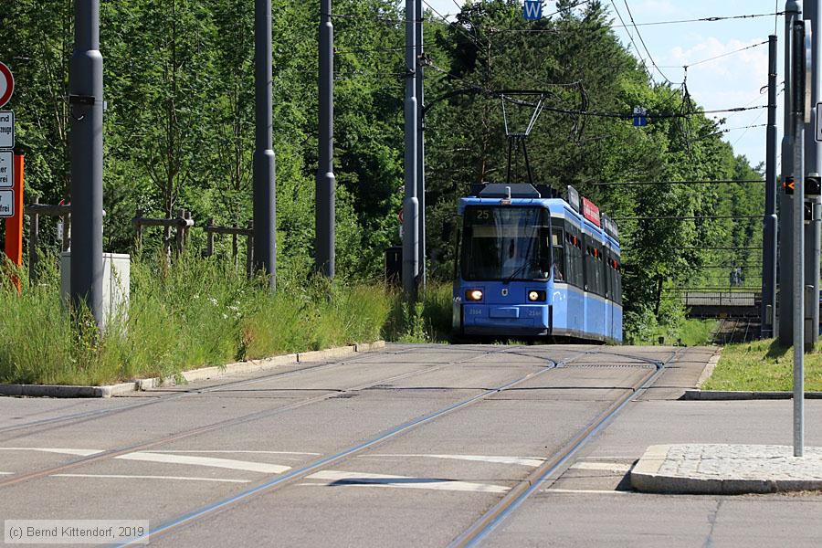 M&uuml;nchen - Stra&szlig;enbahn - 2164
/ Bild: muenchen2164_bk1906190200.jpg