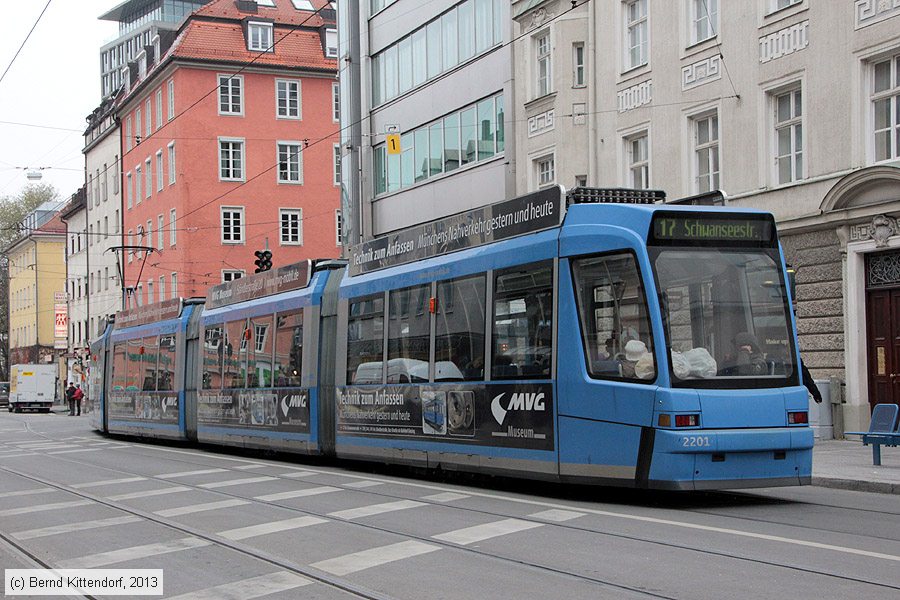 München - Straßenbahn - 2201
/ Bild: muenchen2201_bk1311280075.jpg München - Straßenbahn - 2201
/ Bild: muenchen2201_bk1311280075.jpg