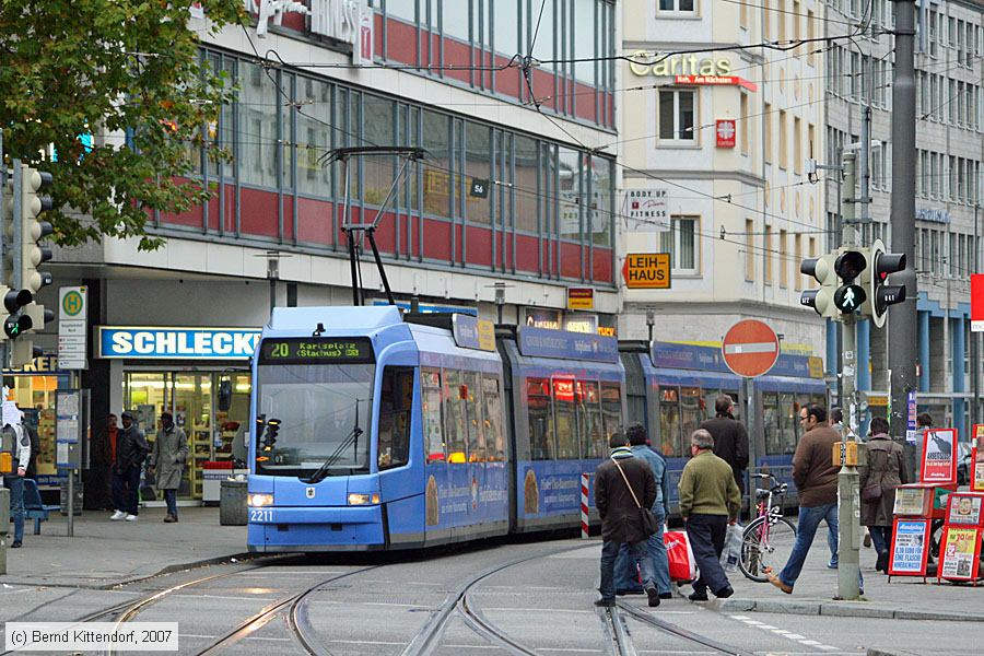 München - Straßenbahn - 2211
/ Bild: muenchen2211_bk0710270356.jpg München - Straßenbahn - 2211
/ Bild: muenchen2211_bk0710270356.jpg