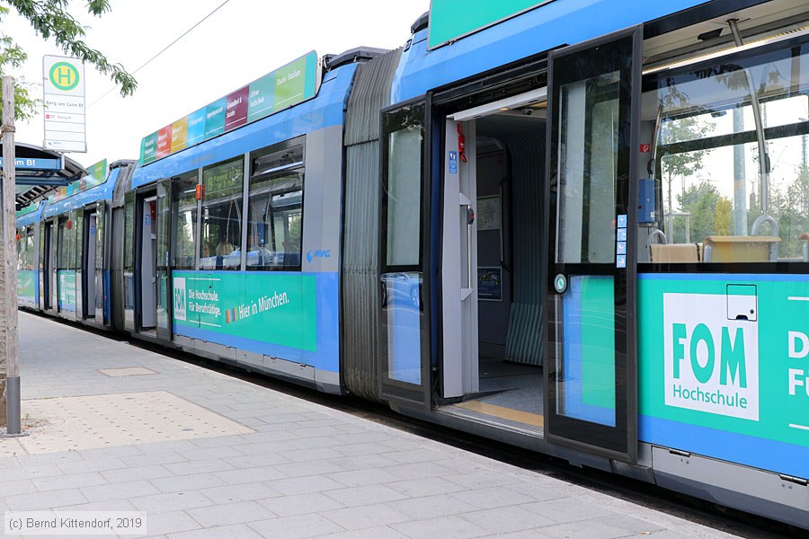 München - Straßenbahn - 2211
/ Bild: muenchen2211_bk1906190130.jpg München - Straßenbahn - 2211
/ Bild: muenchen2211_bk1906190130.jpg