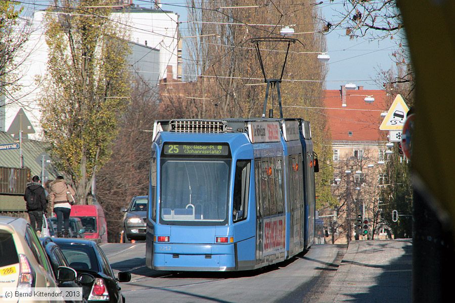 München - Straßenbahn - 2212
/ Bild: muenchen2212_bk1311270080.jpg