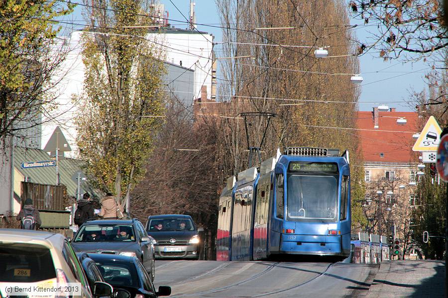 München - Straßenbahn - 2212
/ Bild: muenchen2212_bk1311270081.jpg