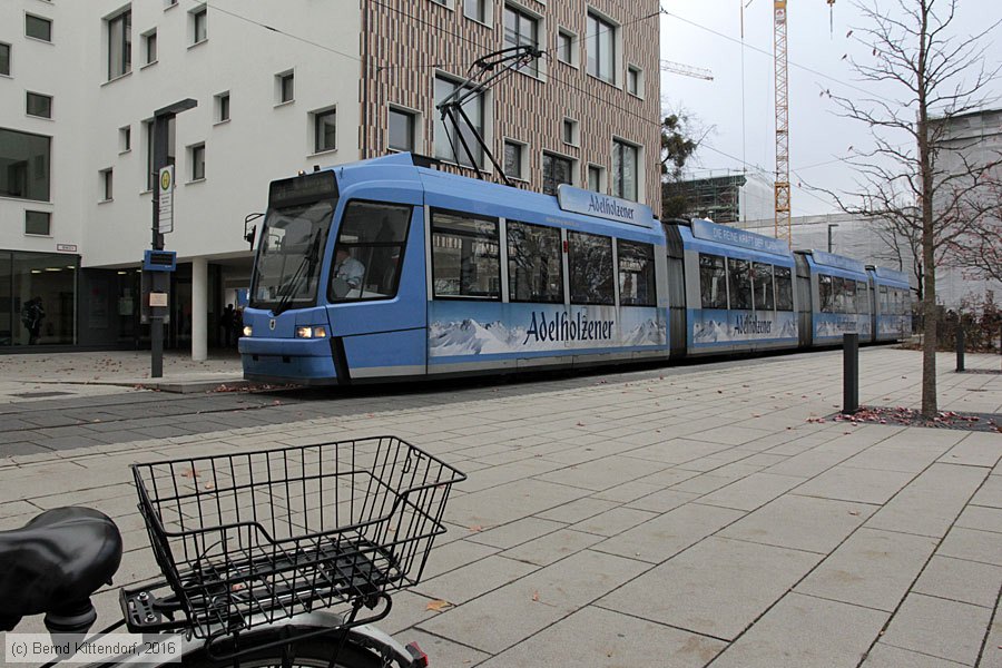 München - Straßenbahn - 2214
/ Bild: muenchen2214_bk1612190102.jpg München - Straßenbahn - 2214
/ Bild: muenchen2214_bk1612190102.jpg