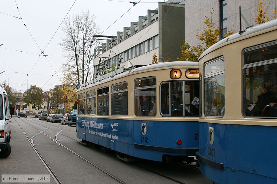München - Straßenbahn - 2412
/ Bild: muenchen2412_bk0710270271.jpg München - Straßenbahn - 2412
/ Bild: muenchen2412_bk0710270271.jpg