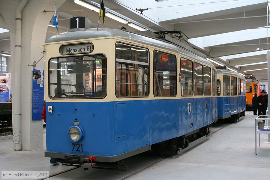 München - MVG Museum - 721
/ Bild: muenchen721_bk0710270128.jpg München - MVG Museum - 721
/ Bild: muenchen721_bk0710270128.jpg