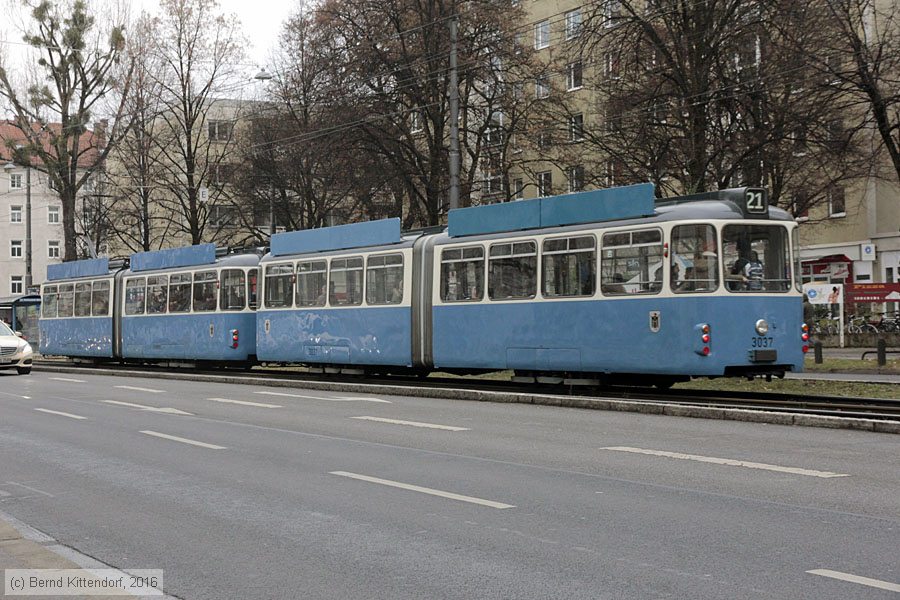 München - Straßenbahn - 3037
/ Bild: muenchen3037_bk1612190125.jpg München - Straßenbahn - 3037
/ Bild: muenchen3037_bk1612190125.jpg
