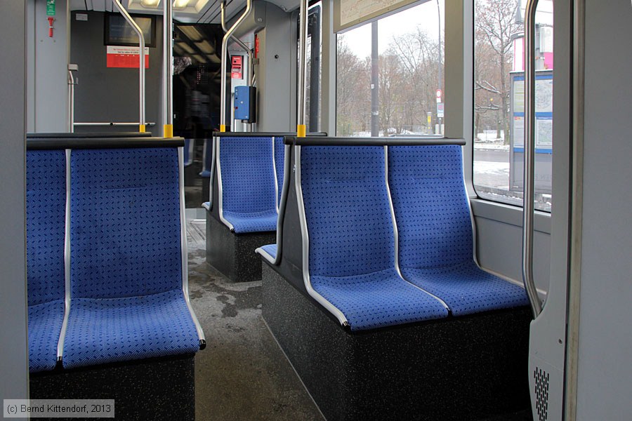 München - Straßenbahn - 2302 - Innenansicht
/ Bild: muenchen2302_bk1311260044.jpg
