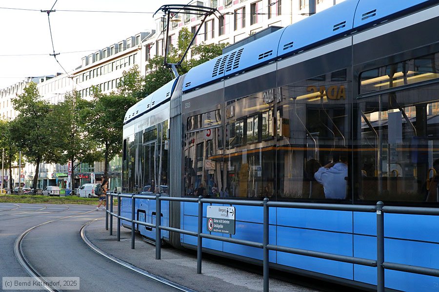 M&uuml;nchen - Stra&szlig;enbahn - 2313
/ Bild: muenchen2313_bk2508180206.jpg