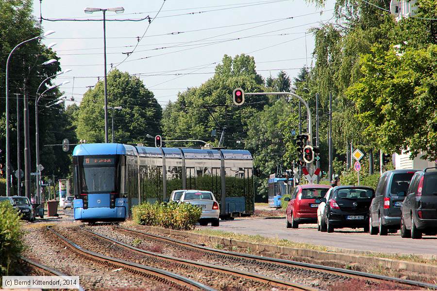 München - Straßenbahn - 2317
/ Bild: muenchen2317_bk1406180005.jpg München - Straßenbahn - 2317
/ Bild: muenchen2317_bk1406180005.jpg