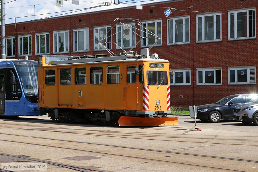 München - Straßenbahn - 2942
/ Bild: muenchen2942_bk1906190146.jpg
