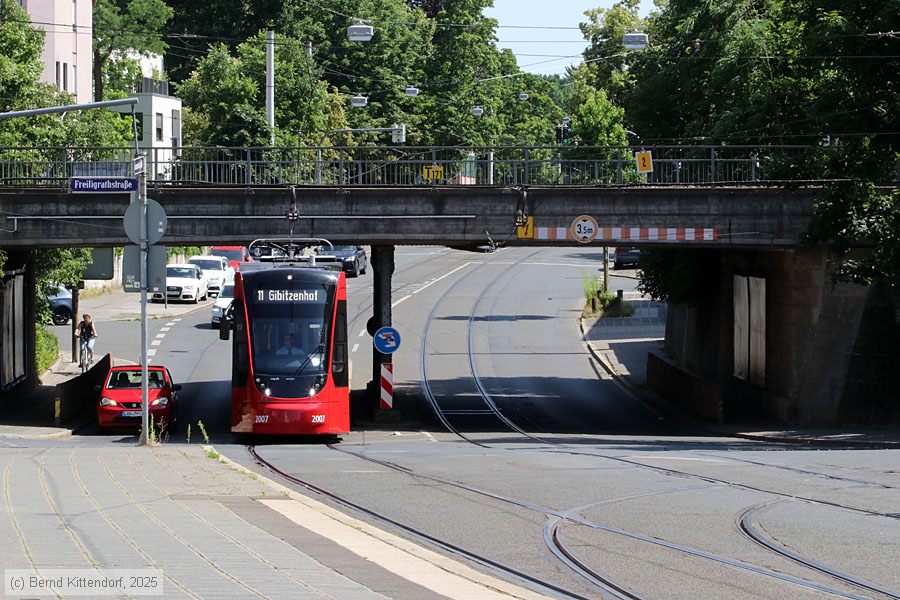 Straßenbahn Nürnberg - 2007
/ Bild: nuernberg2007_bk2506250146.jpg Straßenbahn Nürnberg - 2007
/ Bild: nuernberg2007_bk2506250146.jpg