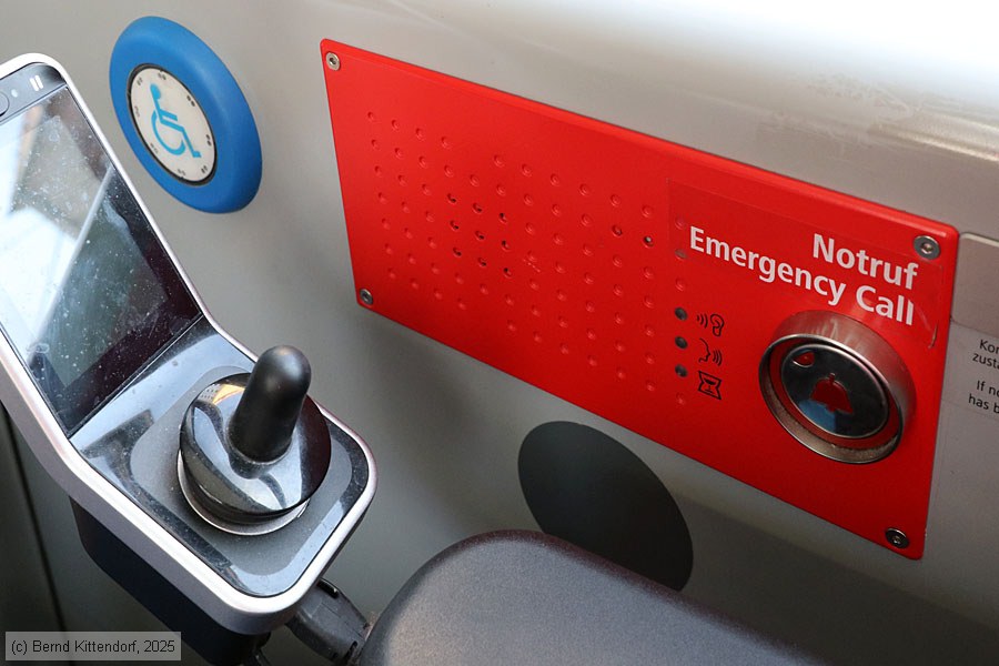 Stra&szlig;enbahn N&uuml;rnberg - 2007 - Innenansicht
/ Bild: nuernberg2007_bk2506250148.jpg