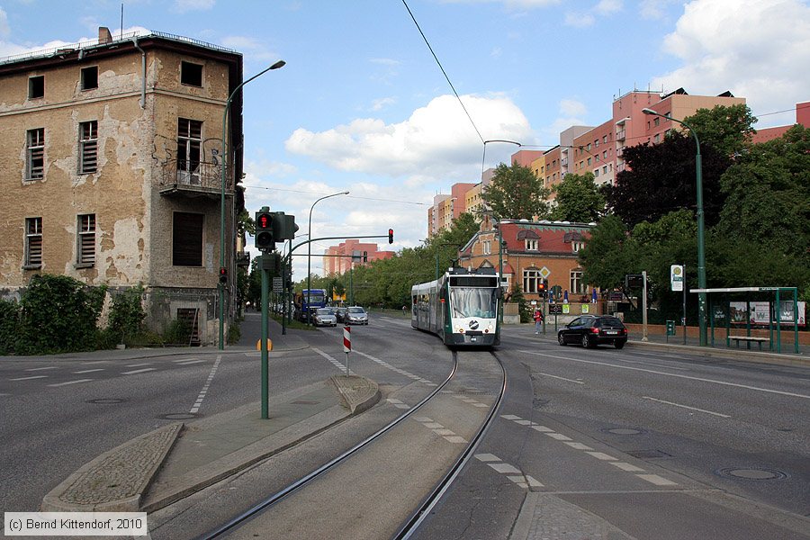 Straßenbahn Potsdam - 410
/ Bild: potsdam410_bk1006150345.jpg Straßenbahn Potsdam - 410
/ Bild: potsdam410_bk1006150345.jpg