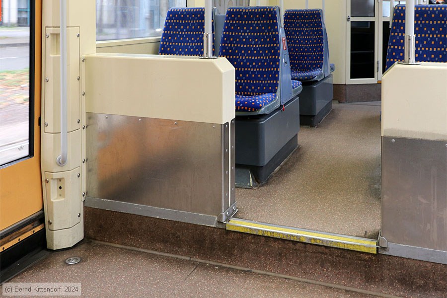 Stadtbahn Saarbrücken - 1018 - Innenansicht
/ Bild: saarbruecken1018_bk2410020016.jpg