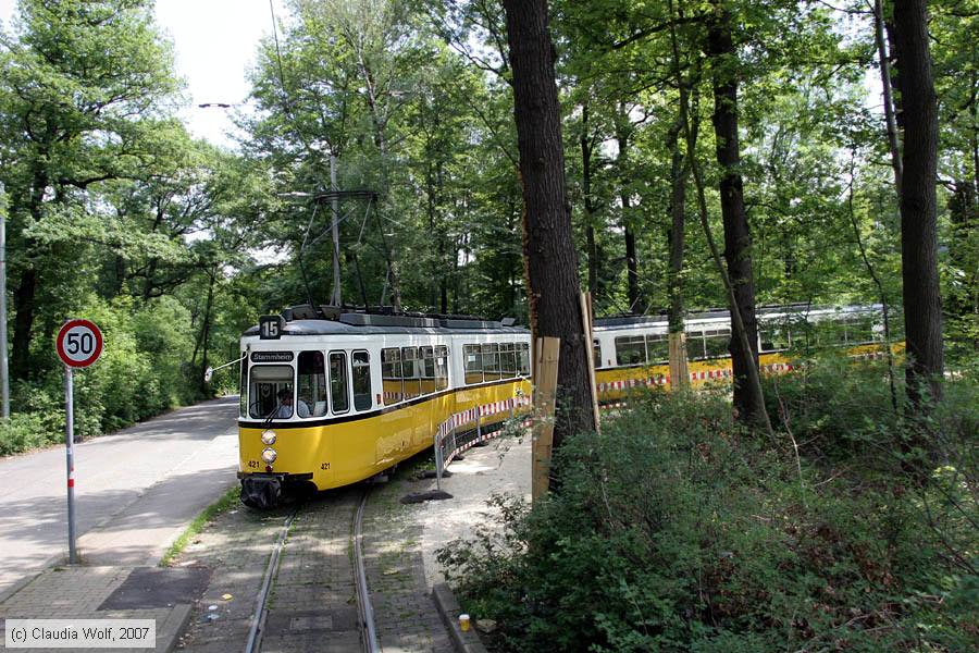 Stuttgart - Straßenbahn - 421
/ Bild: stuttgart421_cw0706080160.jpg Stuttgart - Straßenbahn - 421
/ Bild: stuttgart421_cw0706080160.jpg