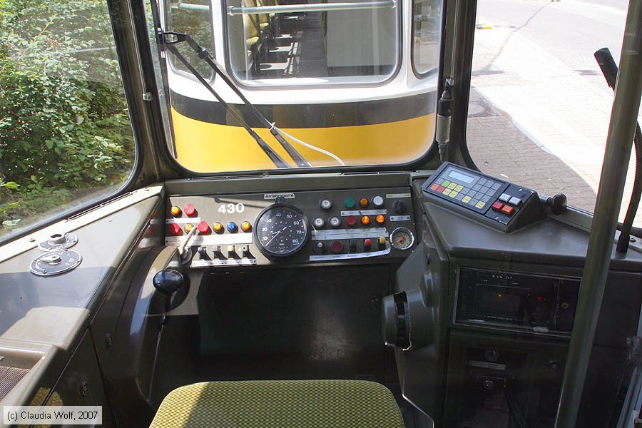 Stuttgart - Straßenbahn - 430 - Innenansicht
/ Bild: stuttgart430_cw0706080156.jpg