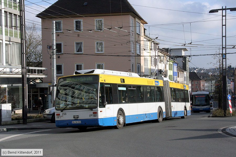 Solingen - O-Bus - 258
/ Bild: solingen258_bk1102160374.jpg Solingen - O-Bus - 258
/ Bild: solingen258_bk1102160374.jpg