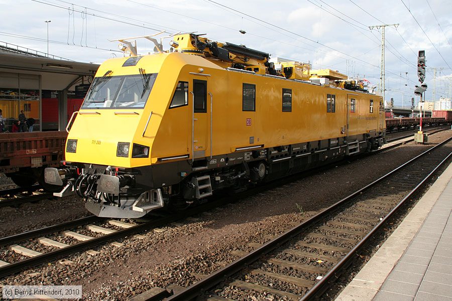 Deutsche Bahn - 711 205
/ Bild: db711205_bk1011040183.jpg