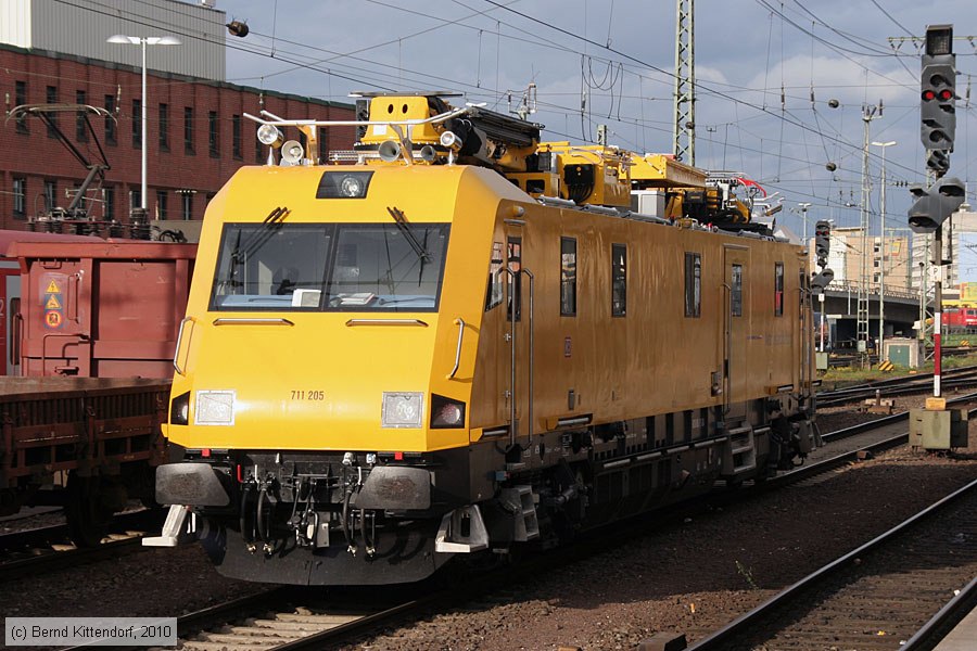 Deutsche Bahn - 711 205
/ Bild: db711205_bk1011040186.jpg Deutsche Bahn - 711 205
/ Bild: db711205_bk1011040186.jpg