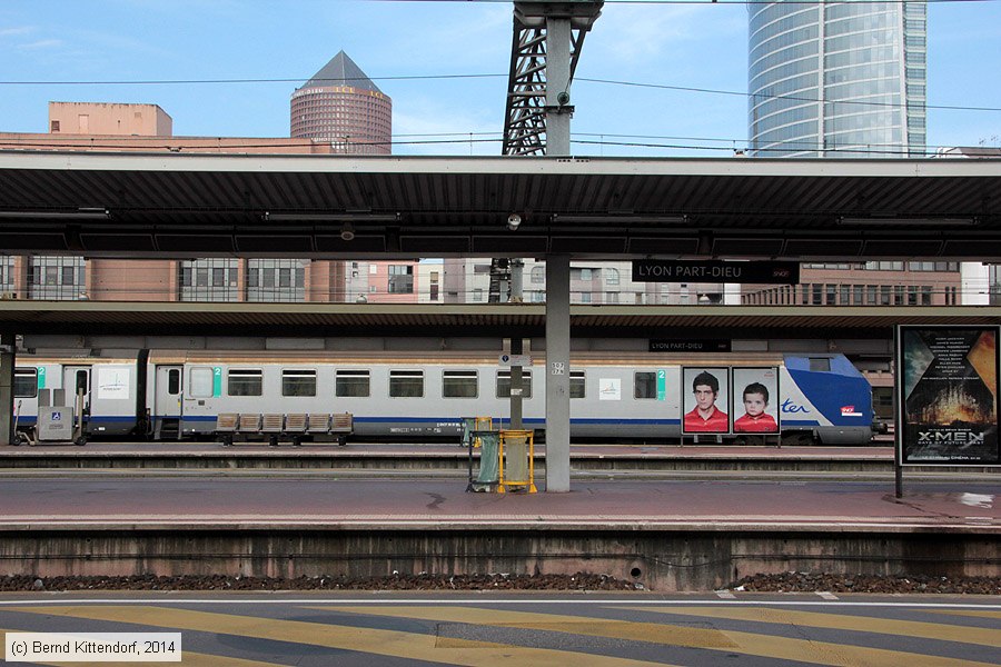 SNCF - 50878074014-0
/ Bild: sncf508780740140_bk1405010009.jpg SNCF - 50878074014-0
/ Bild: sncf508780740140_bk1405010009.jpg