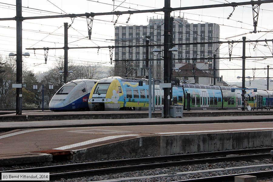 SNCF - X76694
/ Bild: sncfx76694_bk1404010445.jpg