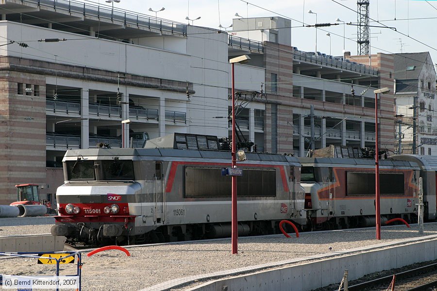 SNCF - 15061
/ Bild: sncf15061_bk0704070033.jpg SNCF - 15061
/ Bild: sncf15061_bk0704070033.jpg