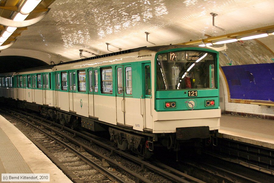 Metro Paris - S.9153 (MF 67)
/ Bild: parismetros9153_bk1001200103.jpg