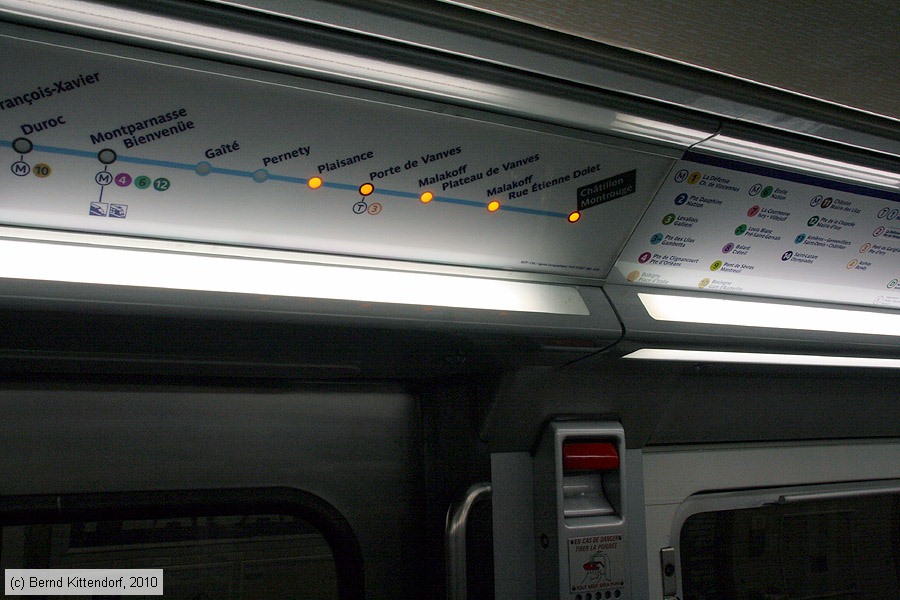 Metro Paris - B.32301 (MF 77) - Innenansicht
/ Bild: parismetrob32301_bk1001210076.jpg