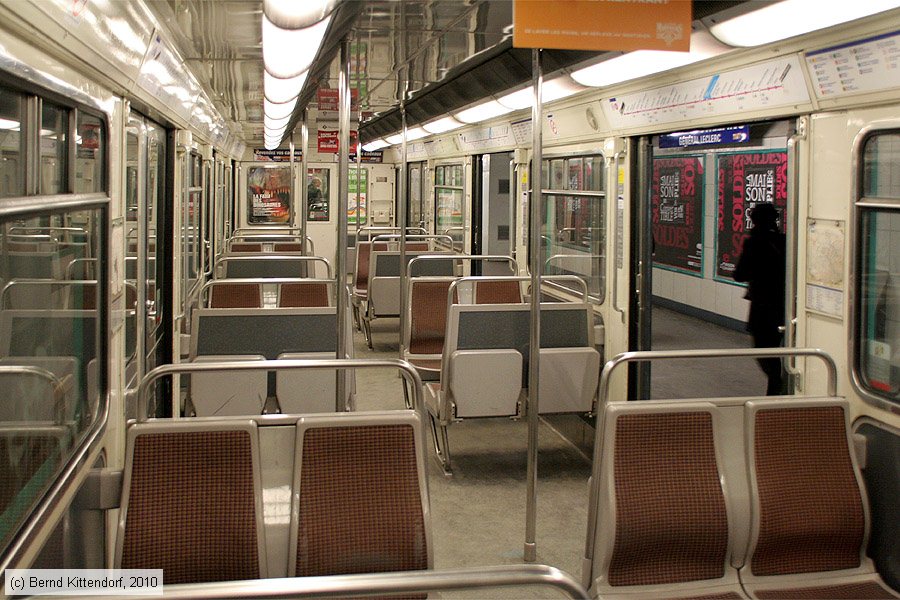 Metro Paris - A.6012 (MP 59) - Innenansicht
/ Bild: parismetroa6012_bk1001180014.jpg
