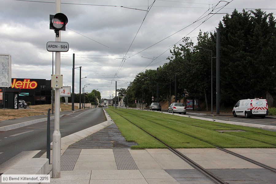 Straßenbahn Angers - Anlagen
/ Bild: angersanlagen_bk1507200305.jpg