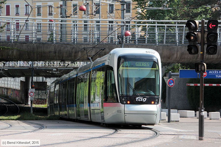 Straßenbahn Grenoble - 6032
/ Bild: grenoble6032_bk1504290048.jpg Straßenbahn Grenoble - 6032
/ Bild: grenoble6032_bk1504290048.jpg