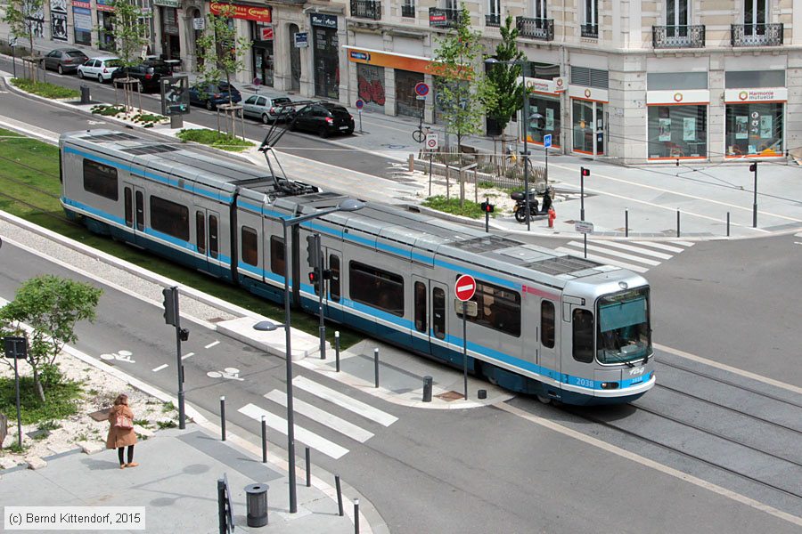Straßenbahn Grenoble - 2038
/ Bild: grenoble2038_bk1504270185.jpg