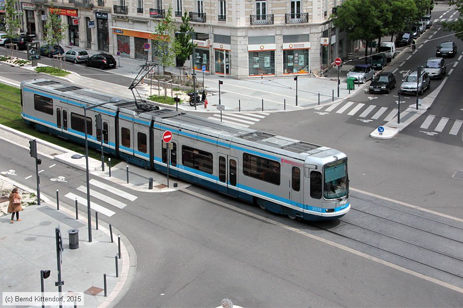 Straßenbahn Grenoble - 2038
/ Bild: grenoble2038_bk1504270186.jpg