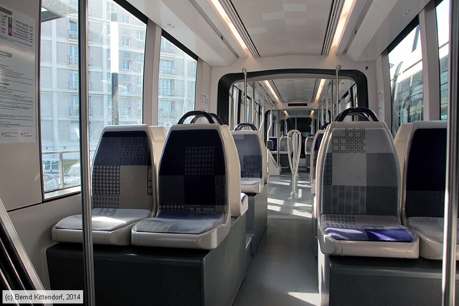 Straßenbahn Le Havre - 020 - Innenansicht
/ Bild: lehavre020_bk1405090020.jpg Straßenbahn Le Havre - 020 - Innenansicht
/ Bild: lehavre020_bk1405090020.jpg