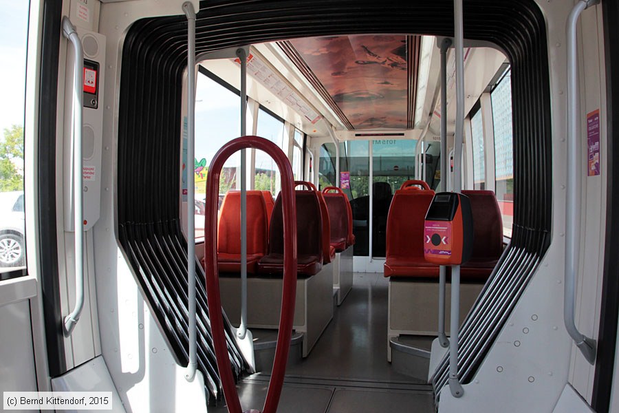 Straßenbahn Le Mans - 1015 - Innenansicht
/ Bild: lemans1015_bk1507220129.jpg