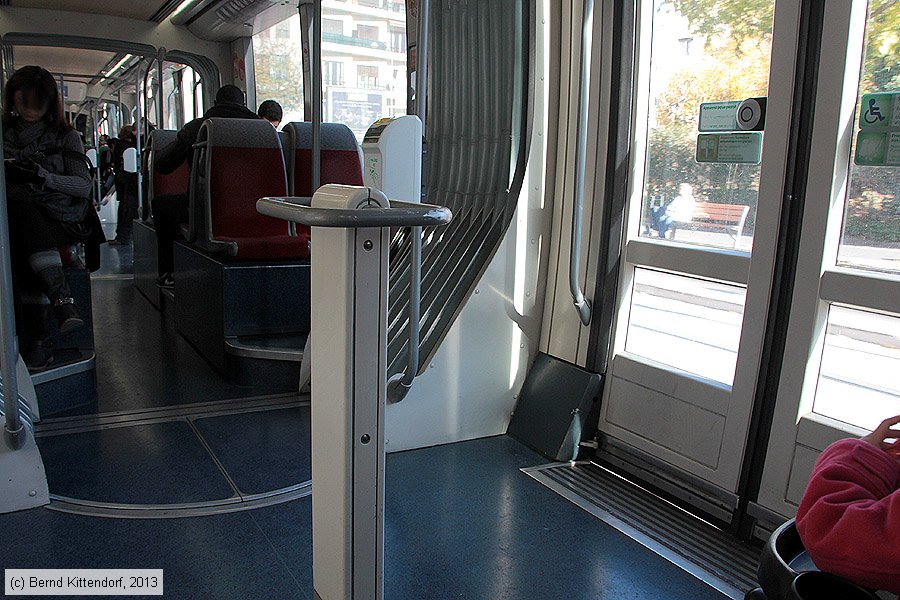 Straßenbahn Nice - 003 - Innenansicht
/ Bild: nice003_bk1312100132.jpg