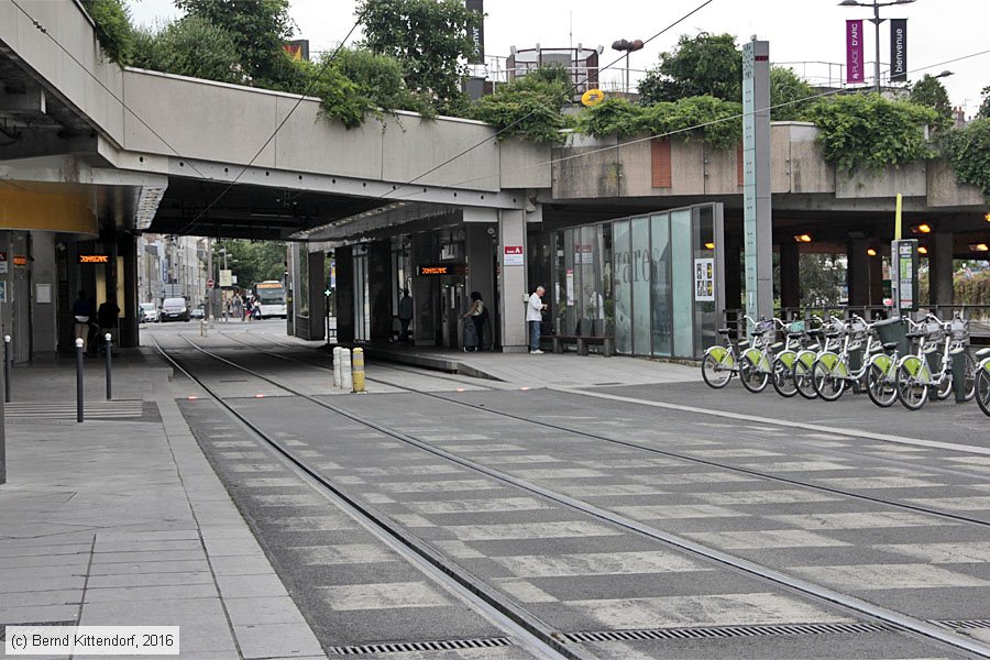 Straßenbahn Orléans - Anlagen
/ Bild: orleansanlagen_bk1607210044.jpg Straßenbahn Orléans - Anlagen
/ Bild: orleansanlagen_bk1607210044.jpg