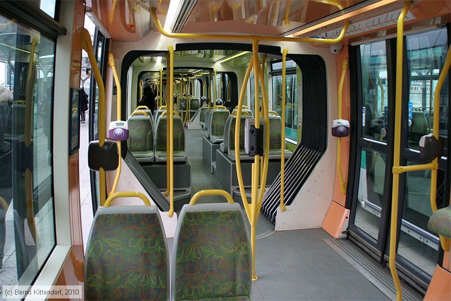 Straßenbahn Paris - 320 - Innenansicht
/ Bild: paris320_bk1001210092.jpg