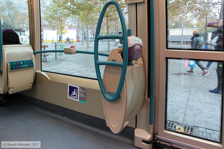 Straßenbahn Paris - 507 - Innenansicht
/ Bild: paris507_bk1711170142.jpg
